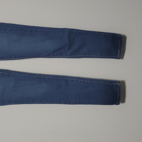 Levi's Jeans Womens Size 26 Size 2 Blue 711 Skinny with Gold Stitching - Picture 4 of 10